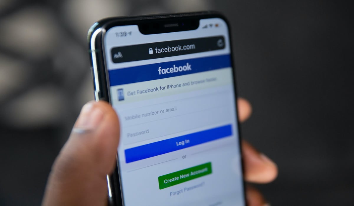 Facebook fake accounts removal-StockApps.com